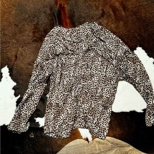 Leopard print blouse, long sleeve, v neck